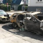 Alle vier Autos wurden durch das Feuer stark beschädigt