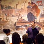 Bei der Familienführung können Groß und Klein Ausstellungen des Altonaer Museums kennen lernen (Foto: SHMH/Sinje Hasheider)