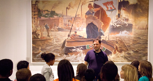 Bei der Familienführung können Groß und Klein Ausstellungen des Altonaer Museums kennen lernen (Foto: SHMH/Sinje Hasheider)