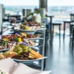 Entspannter Brunch bei traumhaftem Ausblick auf die Elbe Foto: S. Karstens k
