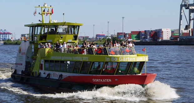 Die "MS Oortkaten" im Hafenfährverkehr (Foto: HADAG)