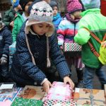 Kindern zu Weihnachten eine Freude bereiten (Foto: Haas)