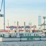 Die LNG Hybrid Barge „HUMMEL“ geht in ihre zweite Hamburg-Saison