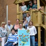 Norbert Krapp, Erika Hageböke, Klaus Hosemann, Katrin Renatus und Miriam Leistenschneider vom Lions-Club freuten sich über das selbstgebastelte Dankeschön der Kinder