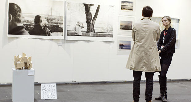 Nationale und internationale Kunst genießen (Foto: Dennis Williamson)