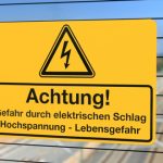 Warnschilder der Bahn schrecken viele Jugendliche nicht ab. Foto: DB AG/Uwe Miethe