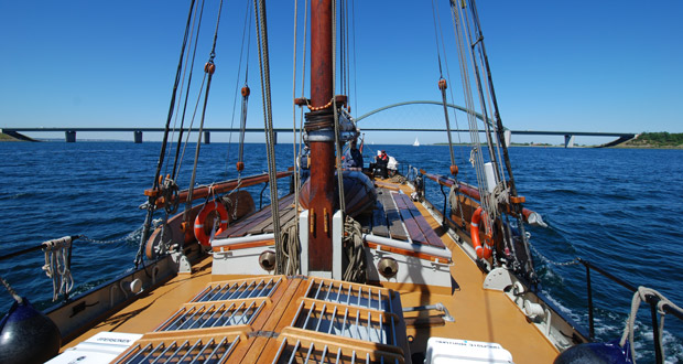 Gloria segelt nach Fehmarnsund