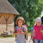 Mitmachen und Entdecken beim Sommerspaß am Kiekeberg. Foto: FLMK