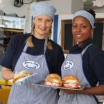 Foodstände sorgen für das Leiblichewohl im Beachclub