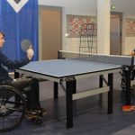 Holger Nikelis, zweifacher Paralympics-Sieger im Rollstuhltischtennis, und HSV-Profi Michael Gregoritsch lieferten sich auf der Pressekonferenz ein Duell