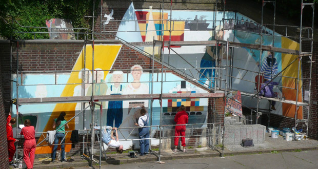 Eines von 14 Wandbildern der Open-Air-Galerie in der Großen Elbstraße