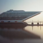 elbscapes - Bilder vom Leben am Strom zeigt auch das Dockland. Fotografien von Clemens Schröder