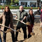V.l.n.r.: Eberhard Fledel (Zukunftsforum Blankenese), Katarina Blume (FDP), Wolfgang Kaeser (SPD), Liane Melzer (Bezirksamtsleitung), Clemens Reus (CDU) und Gesche Boehlich (GAL)