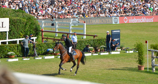 Zum dritten Mal siegt Nisse Lüneburg bei Deutschen Derby in Flottbek. Foto: H. Schwalbach