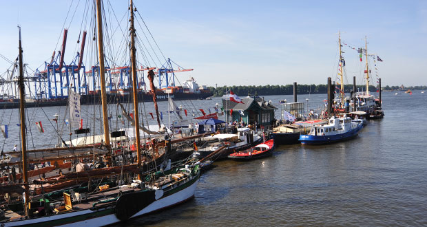 "altonale hafenfest" am Museumshafen Oevelgönne