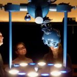 Besucher im Planetarium Foto: Maritime Landschaft Unterelbe GbR