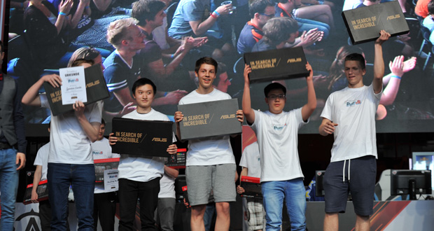 Teilnehmer der eSport-Schulmeisterschaft West