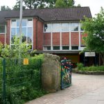 Die Schule Iserbrook ist eine Grundschule mit integrierter Vorschule an der Musäusstraße