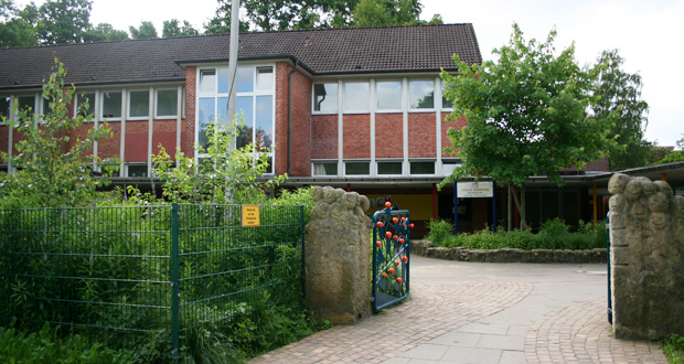 Die Schule Iserbrook ist eine Grundschule mit integrierter Vorschule an der Musäusstraße