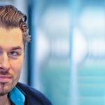 Wüstenmaler Carsten Westphal lädt zur Ausstellung ein.