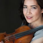 Geigerin Viviane Hagner spielt im resonanzraum. Foto: Tim Koelln