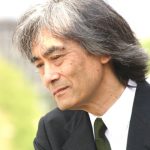 Im und vorm Opernhaus gefeiert: Kent Nagano, das Philharmonische Staatsorchester, Chor, Extrachor und Solisten investierten viel Kraft in „schwere Kost“. Foto: Marcus Schm!dt