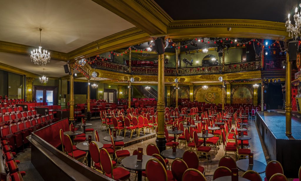 Das Schmidt hat drei Theater. Das Schmidts Tivoli ist ienes davon und zudem eines der schönsten Theater Hamburgs.