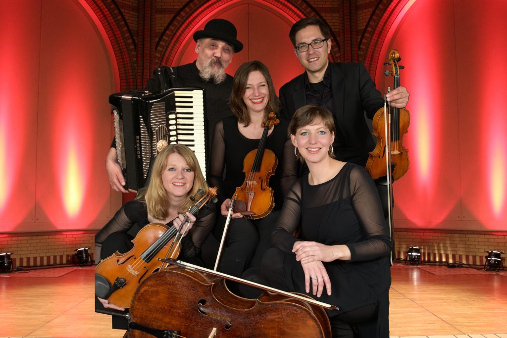 Gerhard A. Schiewe und das Voirin Quartett spielen Tango und mehr. // Foto: BRump