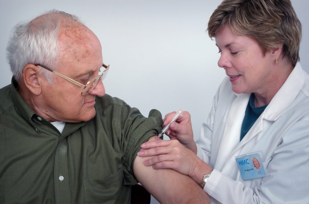 Die neuen Grippeimpfstoffe sind verfügbar. // Foto: CDC on Unsplash - Grippeimpfung
