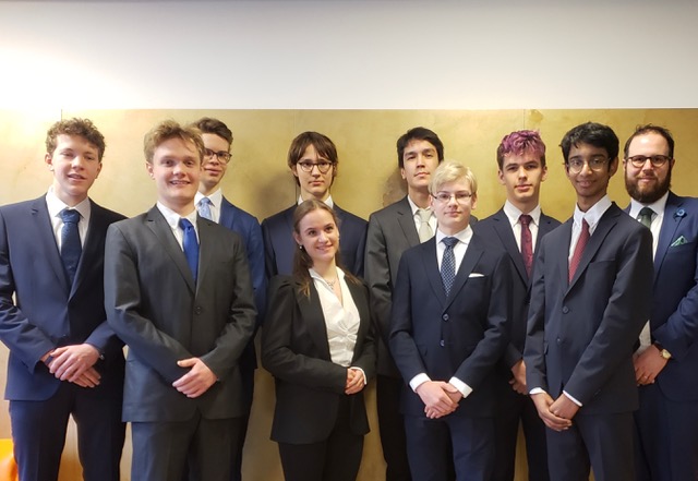 Die Schülerinnen und Schüler des Christianeums vertreten als Delegierte im Planspiel die Interessen Schwedens. // Foto: privat