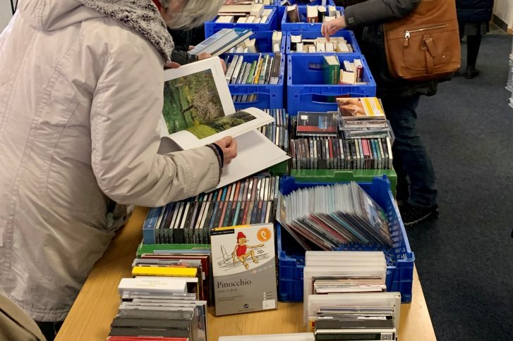 Bücher- und Medienflohmarkt in der Stadtbücherei (Foto: Stadtbücherei Wedel)