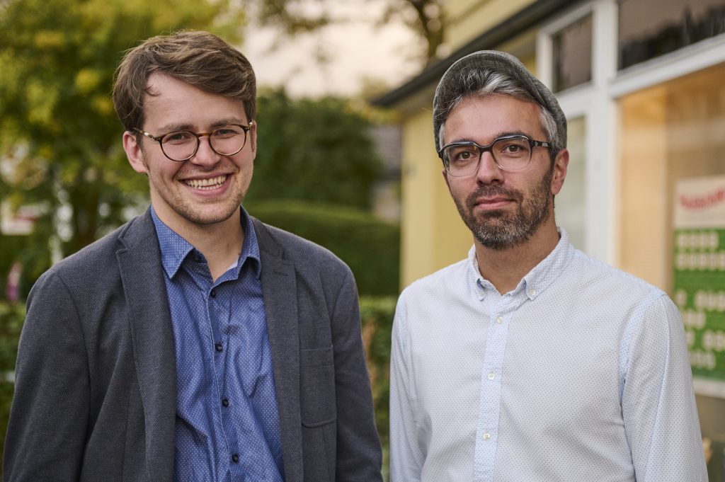 Pascal Mathéus und Florian Wernicke (v.l.), Eigentümer der Buchhandlung Wassermann (vormals Kortes) // Foto: Louisa Schwope