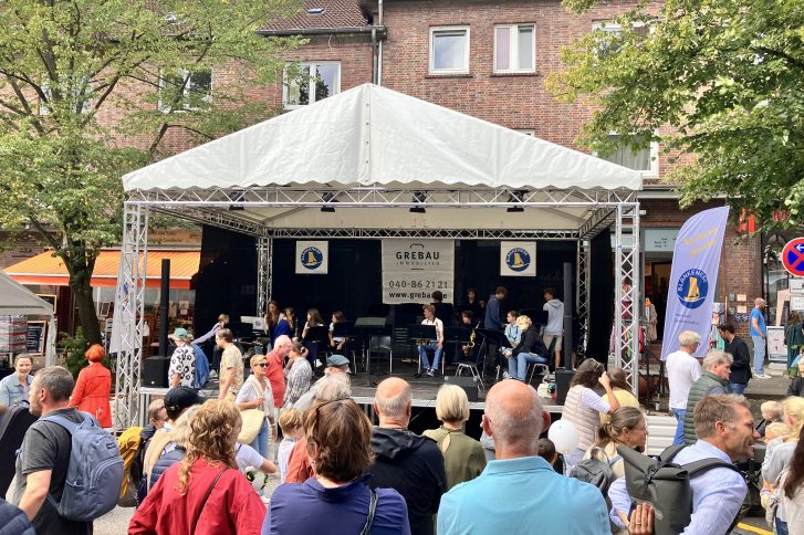 Das Blankeneser Straßenfest 2023 zog Menschen aus der gesamten Region an.