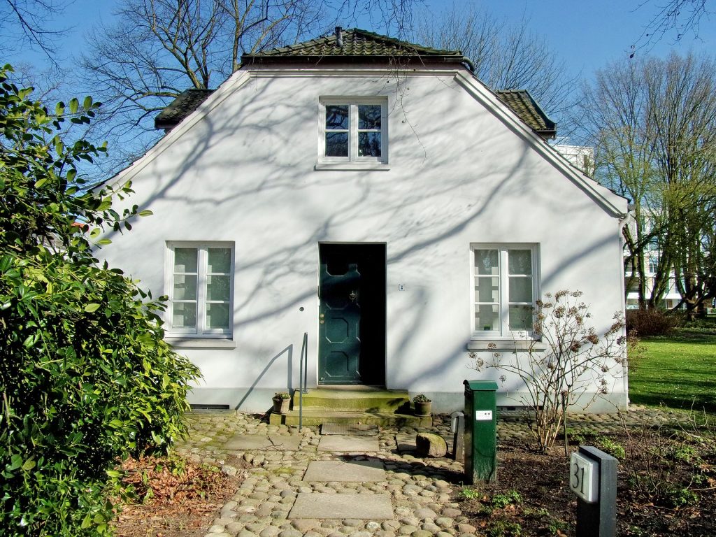 Das Heine-Haus in Ottensen ist ein Museum und Veranstaltungsort. Benannt ist es nach seinem früheren Eigentümer Salomon Heine, einem Onkel des berühmten Dichters Heinrich Heine. // Foto: Pauli-Pirat, Heine-Haus Elbchaussee 31, CC BY-SA 4.0