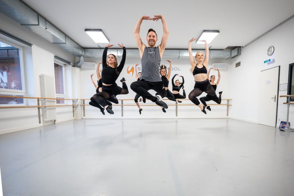 Tanz ist natürlich ein zentraler Bestandteil der Ausbildung. // Foto: Dennis Mundkowski - Keyword: Stage School