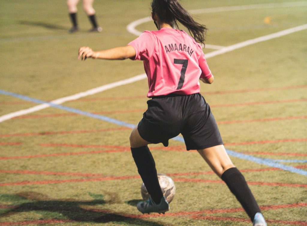 Der Tag des Mädchenfußballs soll neue Spielerinnen für den Sport begeistern. // Foto: Alliance Football Club auf Unsplash
