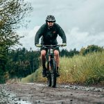 Der Saatlandsdamm ist das fehlende Glied zur Elb-Fahrradstraße. // Foto: Jonas Jaeken auf Unsplash