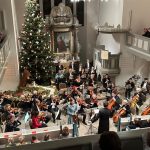 Das Flottbeker Kammerorchester umfasst 20 bis 30 Streicherrinnen und Streicher. Diese werden auch beim Silvesterkonzert am 31. Dezember die Flottbeker Kirche mit Klängen von Schubert und Mozart erfüllen.