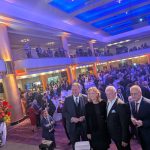 Dr. Carsten Brosda (SPD), Kultursenator der Freien und Hansestadt Hamburg; Karin Prien (CDU), Ministerin für Allgemeine und Berufliche Bildung, Wissenschaft, Forschung und Kultur des Landes Schleswig-Holstein; Dr. Peter Tschentscher (SPD), Erster Bürgermeister der Freien und Hansestadt Hamburg, Wolfgang Kubicki (FDP), Vize-Vorsitzender der FDP und Vize-Präsident des Deutschen Bundestages; Klaus Schümann, Chefredakteur des Hamburger Klönschnack (v.l.)