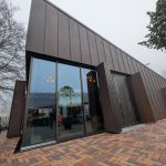 Das markante Markthaus hat nicht nur Freunde im Stadtteil. Dies liegt vor allem an seiner modernen Form. MIt der neuen Nutzung erhält das Gebäude vielleicht eine neue Chance.