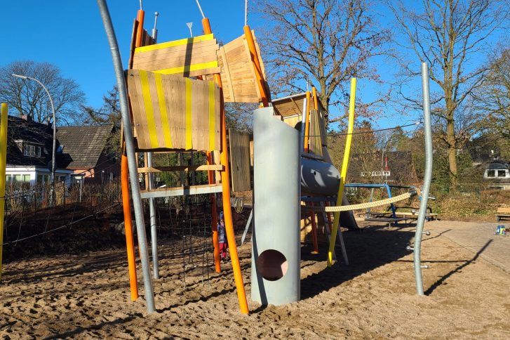 Die Spiel- und Kletterlandschaft soll den Kindern bei Ihren Abenteuern als Kulisse dienen. - Keyword: Karstenstraße
