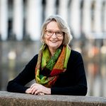 Kirsten Boie an der Alster