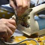 Hier lötet der Profi. Lassen Sie ihren Elektroteilen neues Leben einhauchen. // Foto: Repair-Café Wedel