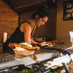 Der typische Foodtruck ist hier allerorten zu finden und hält jedes mal etwas Neues bereit. // Foto: Tobias Goebbels