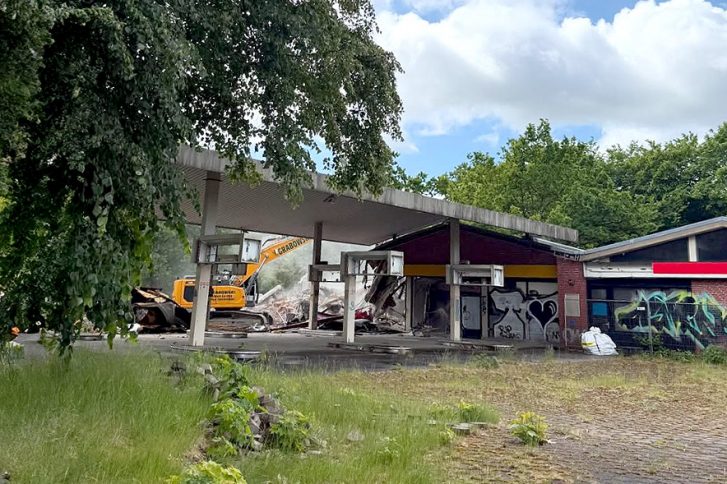 Seit sieben Jahren warten die Anwohner auf den Abriss der Ruine. - Keyword: Esso