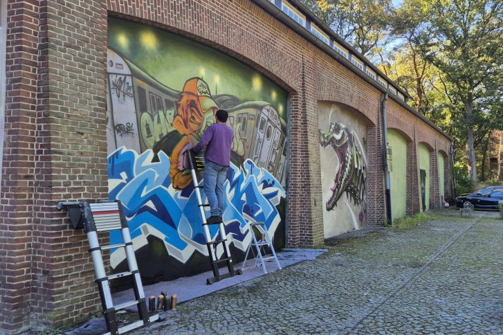 Bei einer ersten Graffiti-Aktion wurden bereits ein paar Flächen der Halle 15 verschönert. // Foto: Halle 15 /ASB Hamburg-Mitte - Keyword: DaHall Jam