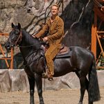 Old Shatterhand (Bastian Semm) freut sich auf ein Wiedersehen mit seinem Blutsbruder. // Foto: Claus Harlandt