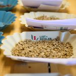 Kaffee vor und nach der Röstung