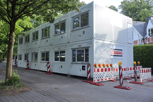 Die Container in der Liebermannstraße ziehen schon nach wenigen Wochen um. // Foto: Oliver Barckhan