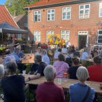 Das Sommerfest 2024 lockte viele Interessierte aller Altersgruppen an.